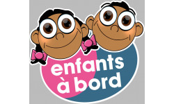 enfants à bord fille et garçon méditerranéens - 15x13,5cm - Autocollant(sticker)